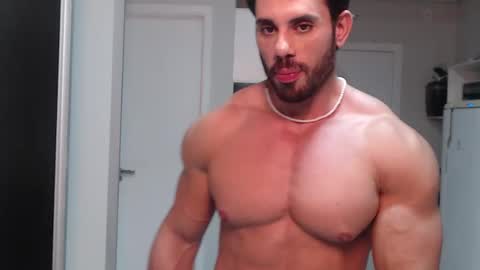 promuscles4u online show from December 12, 9:15 pm