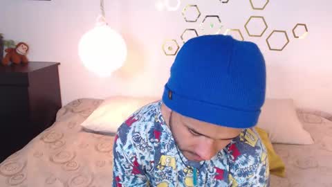 Adris  Juan online show from November 3, 1:50 am