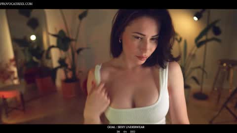 Snapshot of provocatrixx chatting on February 24, 9:20 pm Scar online show from February 24, 9:20 pm
