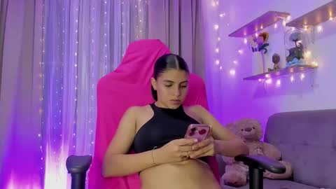    INDEPENDENT MODEL online show from February 1, 4:31 am