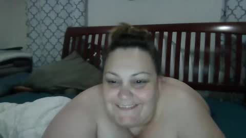 Snapshot of pugglelover chatting on February 3, 2:36 am Puggie - online show from February 3, 2:36 am