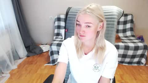 Snapshot of puma_ma chatting on September 15, 12:39 pm Polly online show from September 15, 12:39 pm