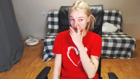 Snapshot of puma_ma chatting on January 12, 12:01 pm Polly online show from January 12, 12:01 pm