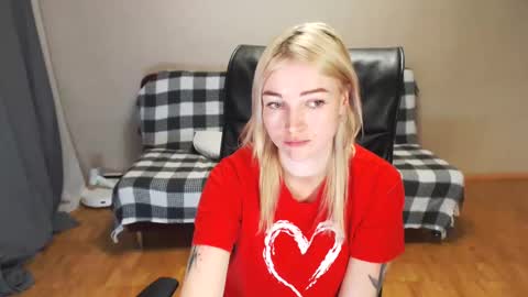 Snapshot of puma_ma chatting on December 22, 12:27 pm Polly online show from December 22, 12:27 pm