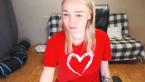 Snapshot of puma_ma chatting on February 25, 6:12 pm Polly online show from February 25, 6:12 pm