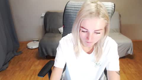 Polly online show from December 21, 4:08 am