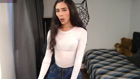 Cris online show from April 9, 4:01 pm