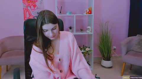 Snapshot of pure_radiance chatting on December 31, 10:48 am Ask me3 online show from December 31, 10:48 am