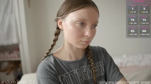 Snapshot of pureangeldolores chatting on October 27, 12:49 pm i dont do shows for free. watching here silently and waiting for me to start showing you something for free is useless online show from October 27, 12:49 pm