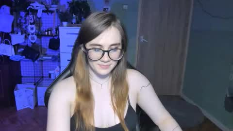 I am Mila online show from October 30, 4:18 pm