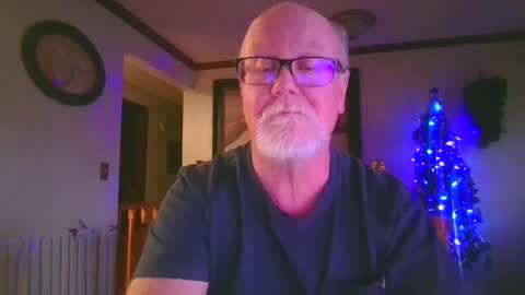 pussylover1365 online show from February 5, 10:33 pm