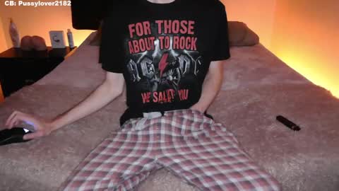 pussylover2182 online show from September 29, 3:05 am