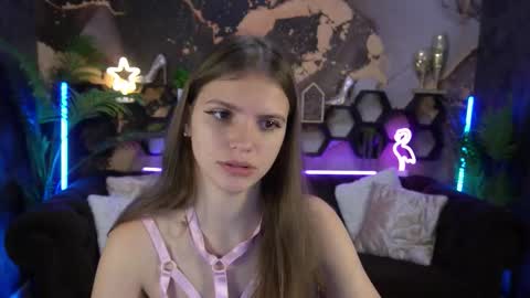 Ellie online show from September 27, 7:39 am