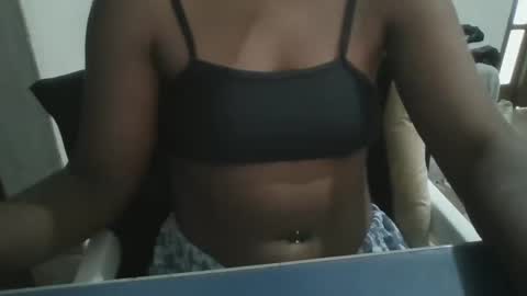 putinha_rj online show from November 3, 7:15 pm