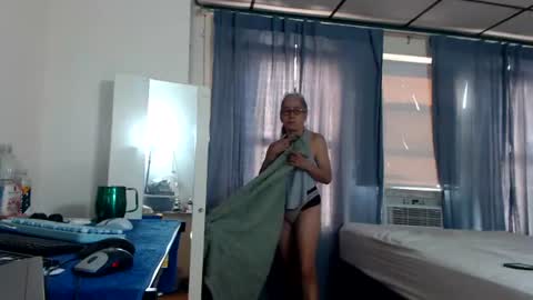 putiputi4u online show from August 3, 11:22 pm
