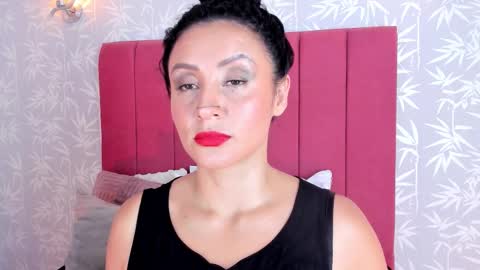 qadeshh  online show from October 19, 6:07 am