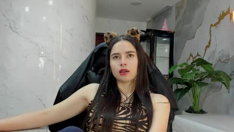 Qetsyah online show from April 10, 2:22 pm