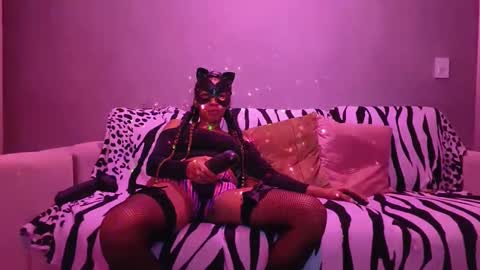 Snapshot of qmaspues69 chatting on March 8, 2:23 am Mistress online show from March 8, 2:23 am