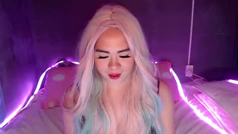 qt_luna18 online show from June 18, 9:14 am