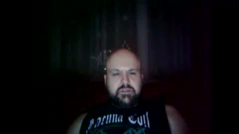 Snapshot of quebecboy233 chatting on December 27, 5:52 am quebecboy233 online show from December 27, 5:52 am
