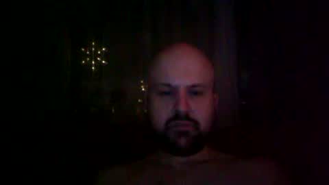 Snapshot of quebecboy233 chatting on December 6, 2:29 am quebecboy233 online show from December 6, 2:29 am