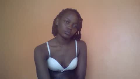 queen_banice online show from March 1, 10:30 am