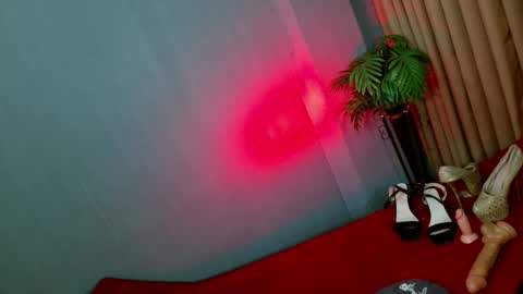 Snapshot of queen_kendalx19 chatting on February 22, 5:12 am Kendal online here from 6am-3pm philippine time online show from February 22, 5:12 am