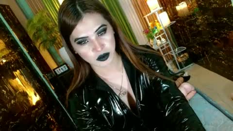Kendal  online here from 6am-3pm philippine time online show from June 17, 2:27 am