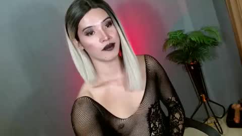 Snapshot of queen_kendalx19 chatting on February 19, 4:55 am Kendal online here from 6am-3pm philippine time online show from February 19, 4:55 am