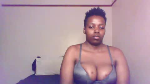 QUEEN online show from January 4, 3:07 am