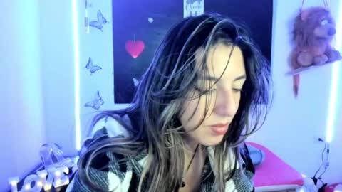 queen_natttyy online show from March 9, 6:39 am