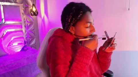   online show from March 5, 12:14 pm