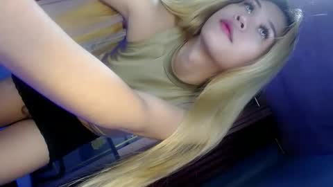 Snapshot of queena10 chatting on September 9, 9:59 pm CALL ME YOUR QUEEN AIVY1 online show from September 9, 9:59 pm