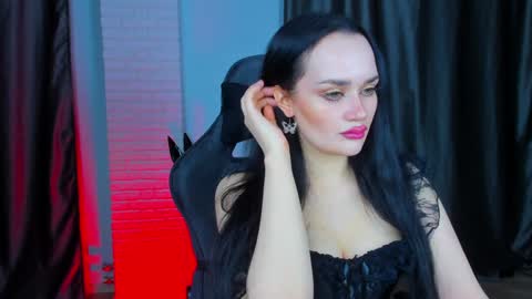 Snapshot of queenaliss chatting on January 10, 2:45 pm Your world and the universe Aliss online show from January 10, 2:45 pm