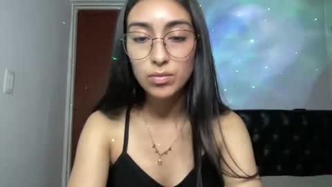 queenbyte_18 online show from May 8, 4:51 am