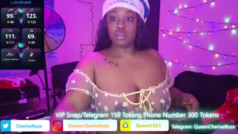 Snapshot of queencroze chatting on December 24, 2:54 am Queen Cherise Roze online show from December 24, 2:54 am