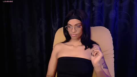 Snapshot of queendom_ing chatting on February 28, 2:53 am Sweet Goddess online show from February 28, 2:53 am