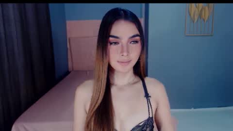 queenemeraldts online show from October 2, 3:27 am