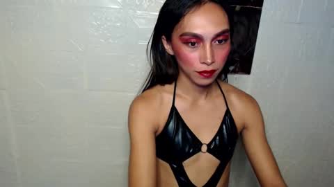Snapshot of queenfoxylady chatting on February 12, 6:40 pm just call me QUEEN and ill be there online show from February 12, 6:40 pm