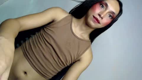 Snapshot of queenfoxylady chatting on February 20, 9:00 am just call me QUEEN and ill be there online show from February 20, 9:00 am