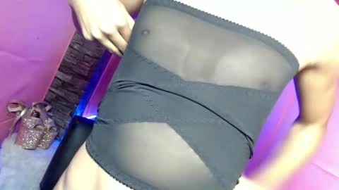 just call me QUEEN and ill be there online show from December 19, 7:15 am