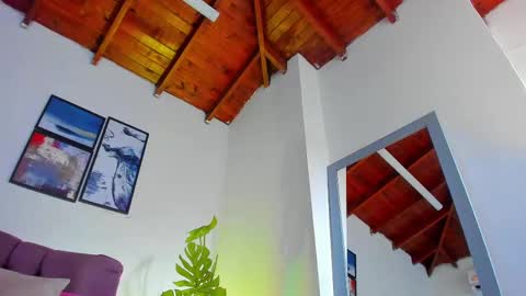 Queen online show from March 2, 7:12 pm