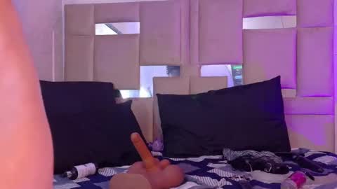 QUEENJEENN online show from October 4, 9:18 am