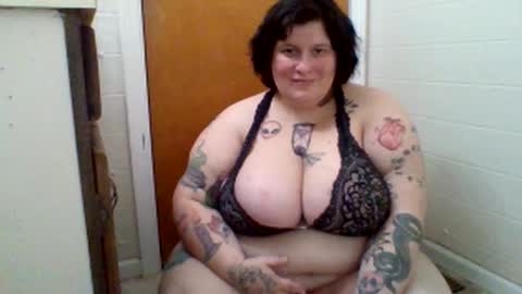 QueenJezabel online show from December 24, 11:55 pm