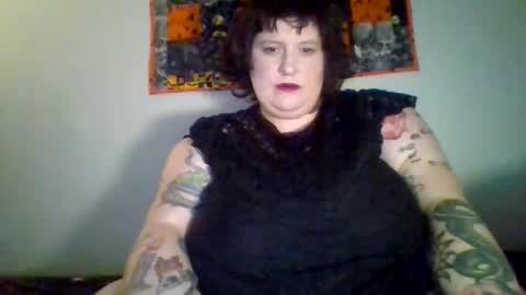 QueenJezabel online show from January 1, 10:46 pm