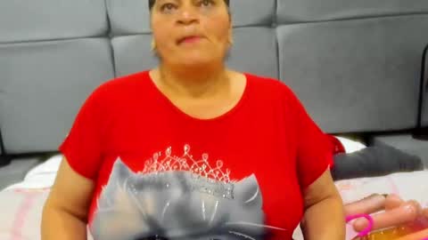 Snapshot of queenmature chatting on September 18, 10:14 pm VickyBoobss online show from September 18, 10:14 pm