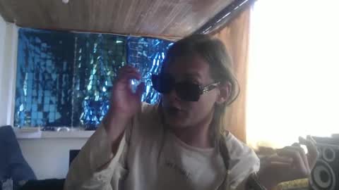 Nico online show from October 14, 4:32 pm