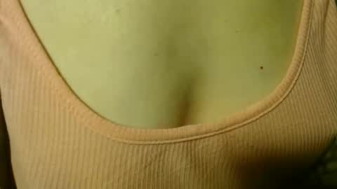 queenoftenderness online show from April 5, 9:01 pm