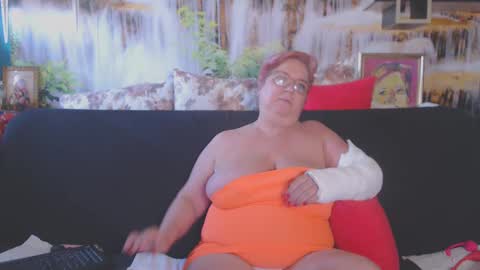 QueenPammy online show from March 10, 6:05 am
