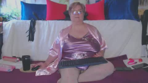 QueenPammy online show from February 12, 9:13 am